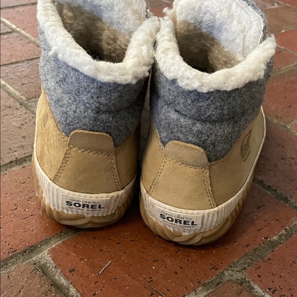 Sorel Out N About Conquest Tan and Gray Winter Boots - Picture 7 of 7